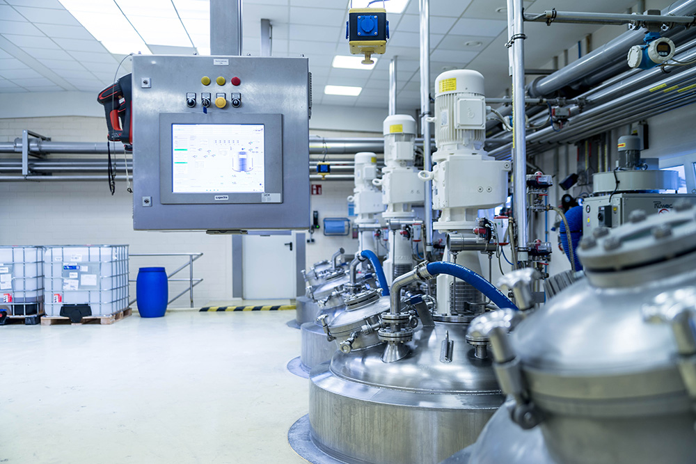 Lohnfertiger Ursa-Chemie wählt Mittelstands-ERP und -CRM-System